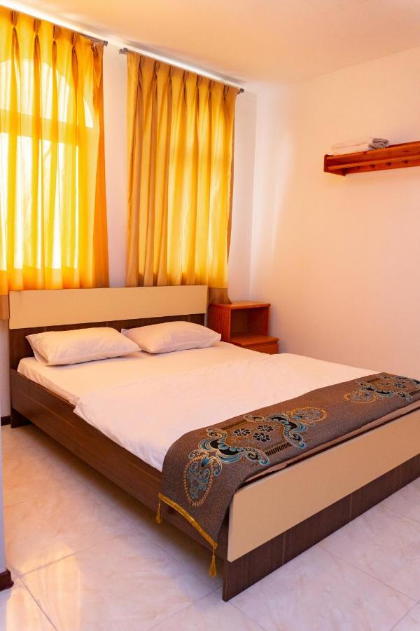 White Horse Hotel Baku Extérieur photo